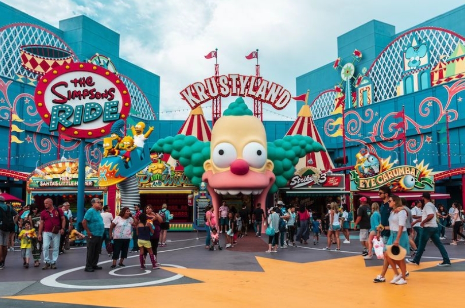 The Simpsons 園區內有一個跟美國一樣的標志性打卡位置
