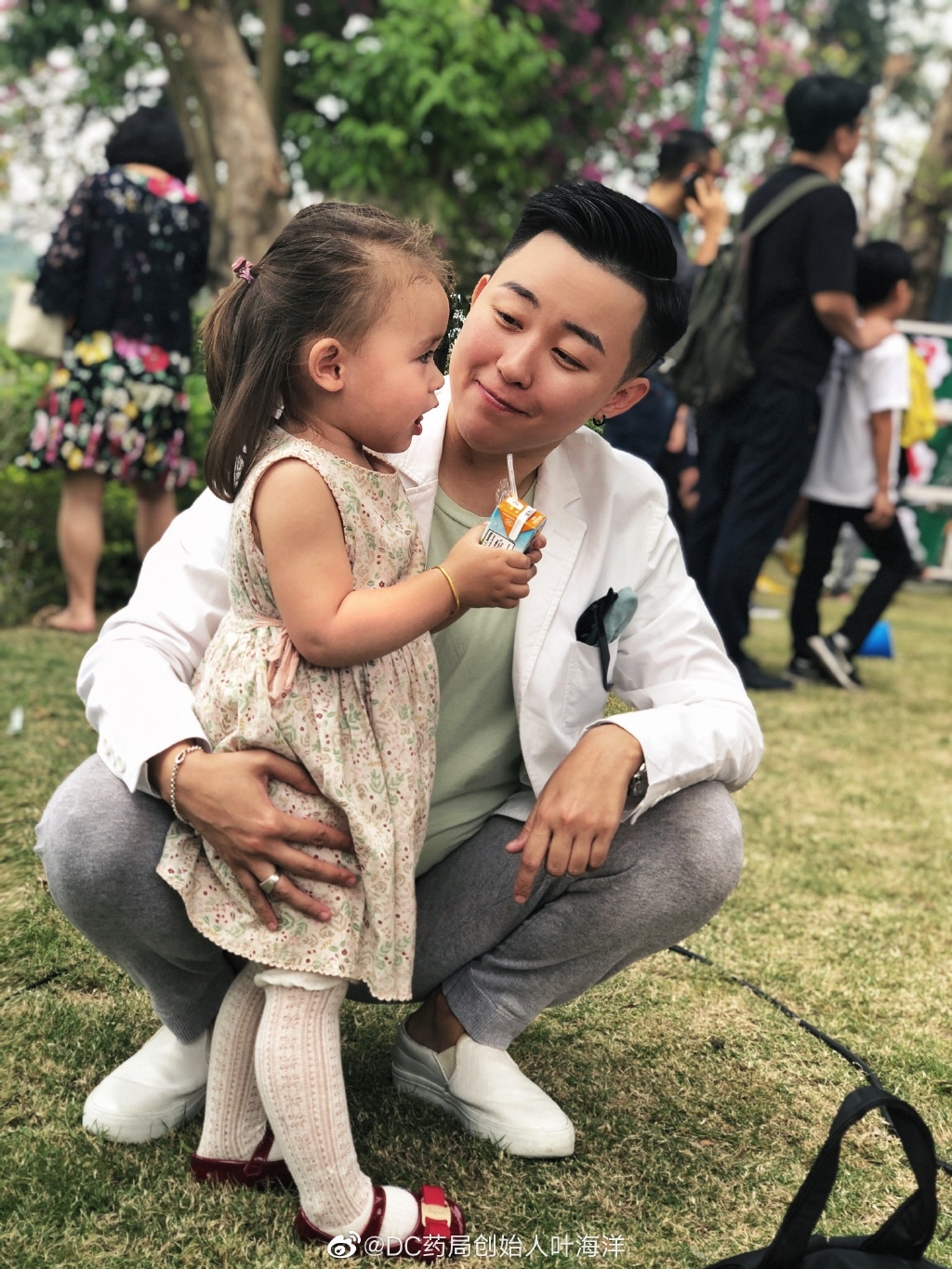 33歲女CEO選精產子懷第二胎!10年前女性化照片曝光,葉海洋富婆背景大起底! | GirlStyle 女生日常