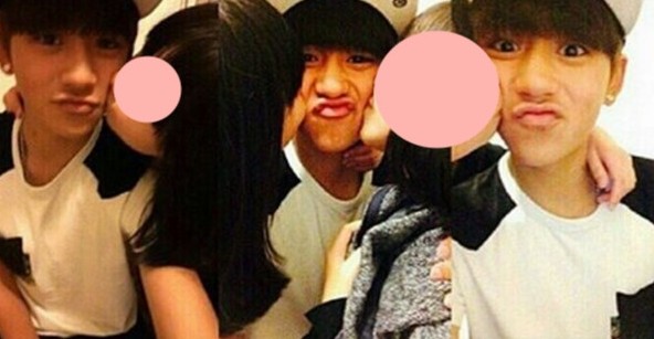 網民猜測他自中學以來情史都十分豐富,私下關係大亂並玩弄女生的感情。