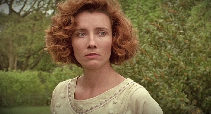 Emma Thompson 哈利波特電影飾演占卜學教授,年輕時的她是美女一名。