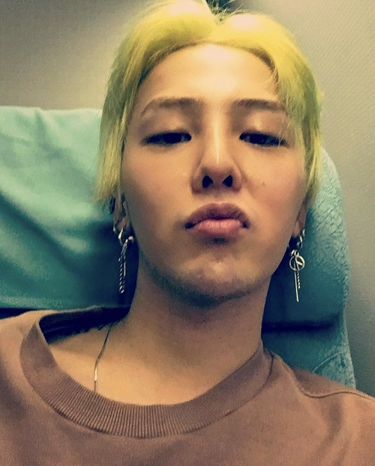 GD及Jennie同為YG娛樂旗下的藝人