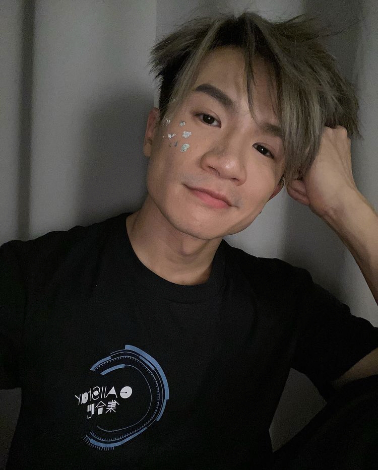 呢個絕對唔係我哋一貫組合嘅立場同方向。多謝大家關心。