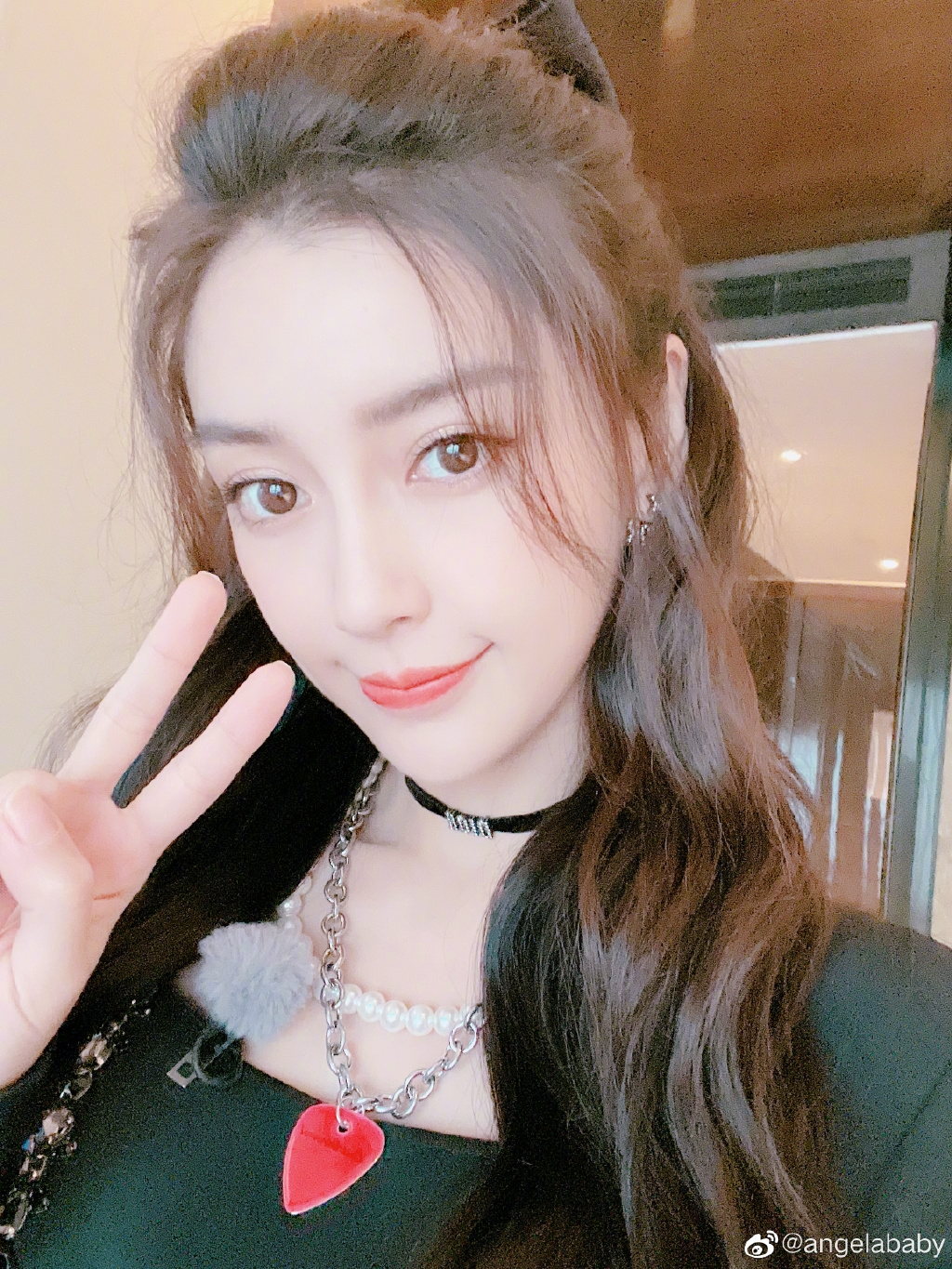 Angelababy與黃曉明結婚六年,卻不時傳出婚變的傳聞