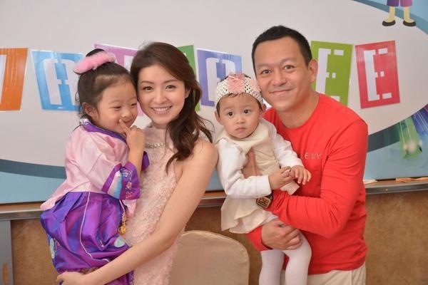 徐淑敏黃浩在婚後只用短短 4 年就生下三個女兒