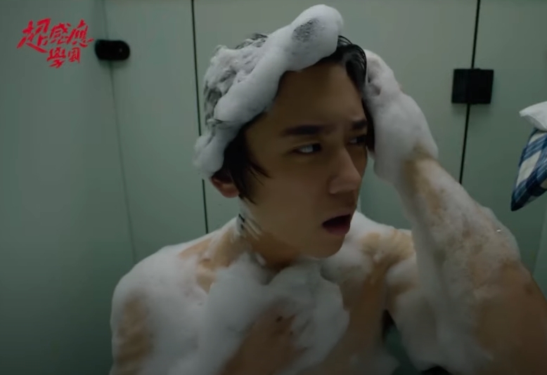 姜濤早前透露自己得知要拍攝半裸戲時為時已晚，於是放棄練肌肉更要求用泡泡遮蓋重要部位！