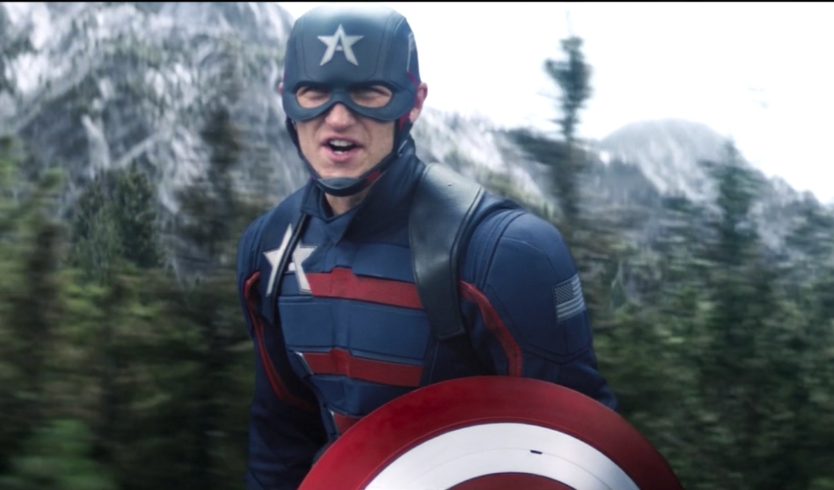 園內扮演美國隊長的這位就有點像暗黑版的那位新美國隊長,樣貌較為平凡