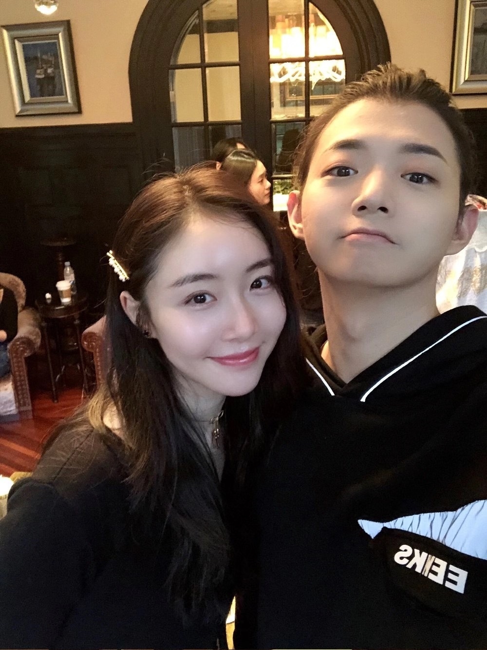 霍尊表明「露露是我唯一的女朋友,我的身心第一次完完整整交給了一個女孩。」