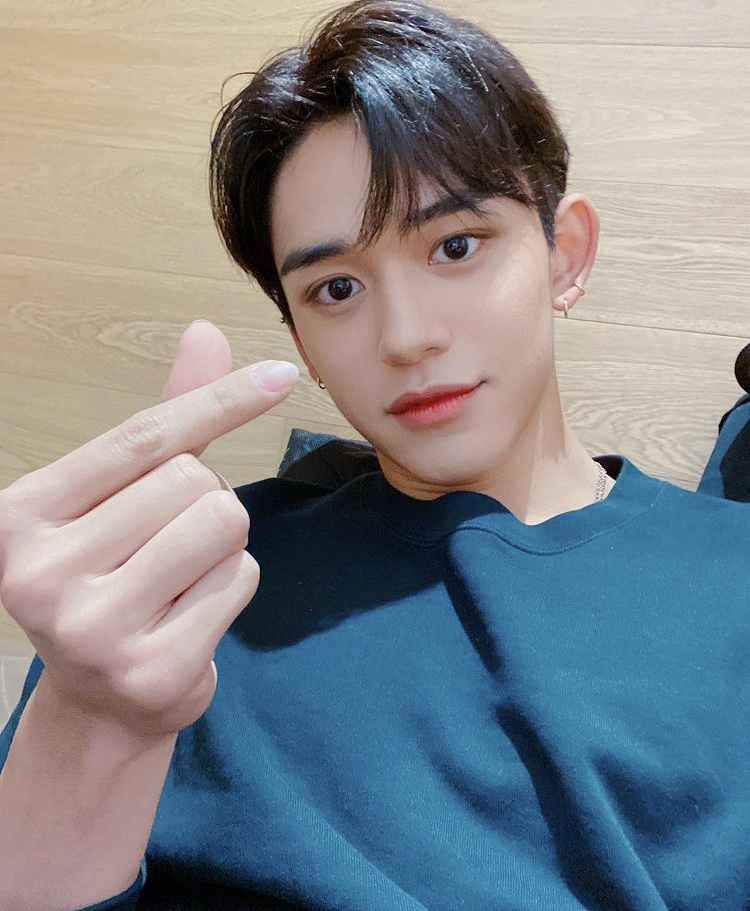 以前真的太喜歡Lucas,所以從來沒有要求跟他合照