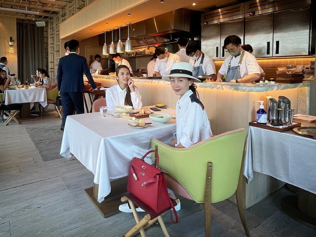 區文詩 60 萬 Hermès 手袋住豪宅!29位前男友不同國藉?