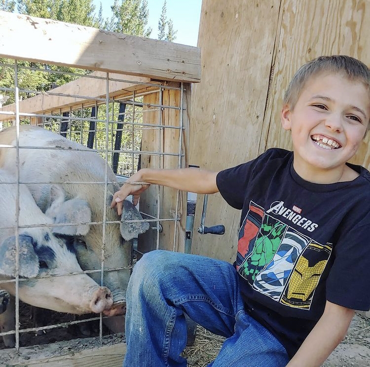 全職媽媽Courtney不時在IG分享一家13口的家庭日常，吸引不少網民關注！