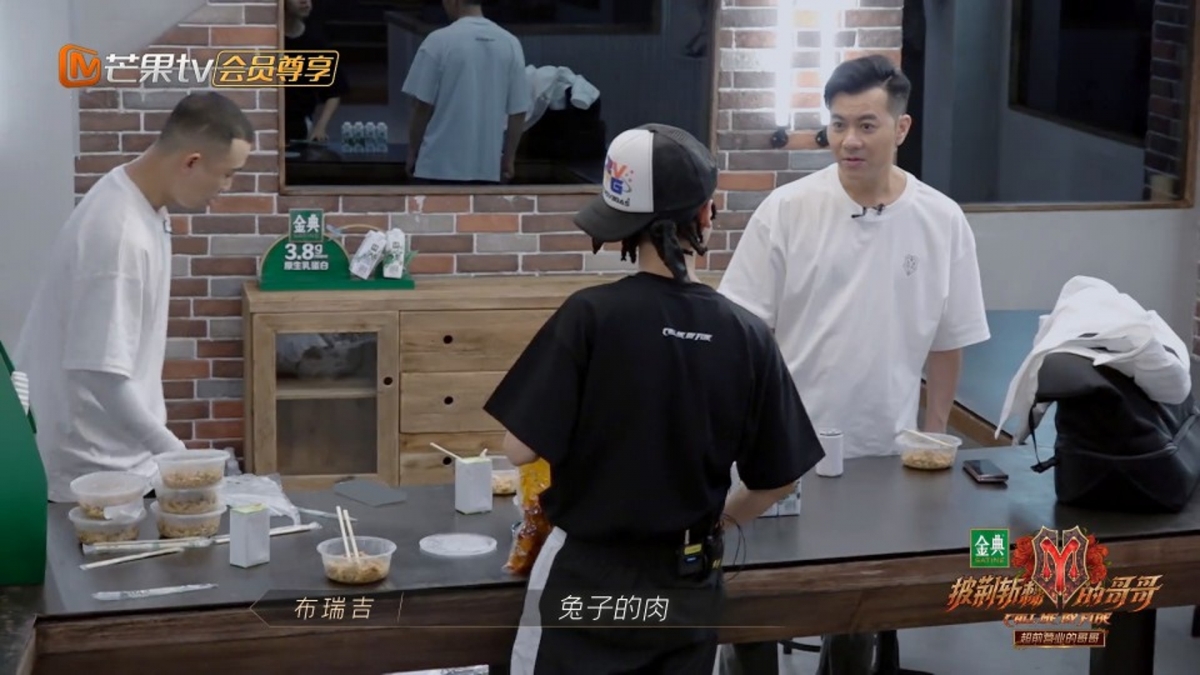 梁漢文就搖頭單純的表示:「沒有~沒有想過要吃兔子。」