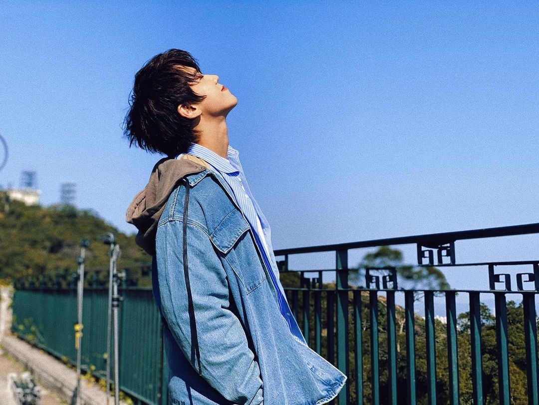 有網民更提到,其實個性內向的姜濤一直不愛在人前展露自己的情緒,靠的只是獨處的時間來療癒自己。