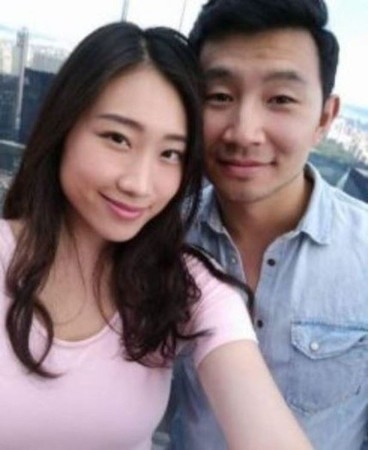 劉思慕正牌女友曝光,韓裔美籍演員 Tina Jung 自2016年與他認識