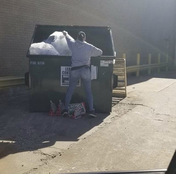 全職投身「垃圾尋寶」的行業!