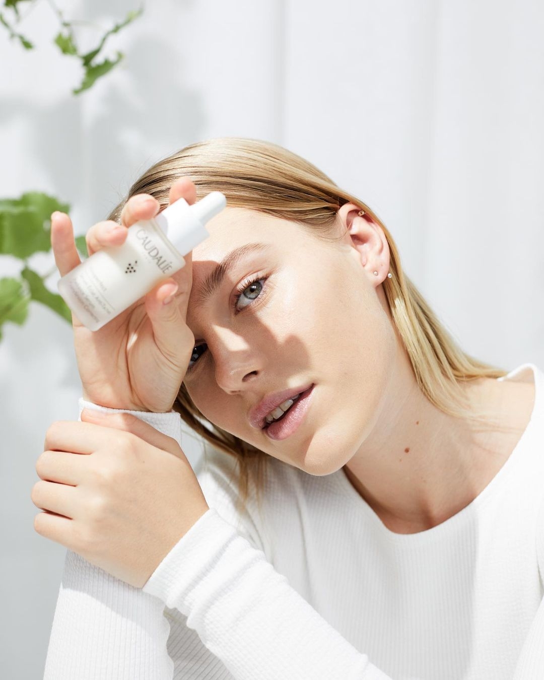 提升肌膚光澤度及透亮度，塑造均勻亮麗水潤肌！