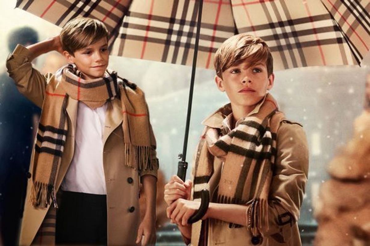 碧咸二仔 Romeo Beckham早在 10 歲時被BURBERRY 看中,成為了品牌的廣告代言人