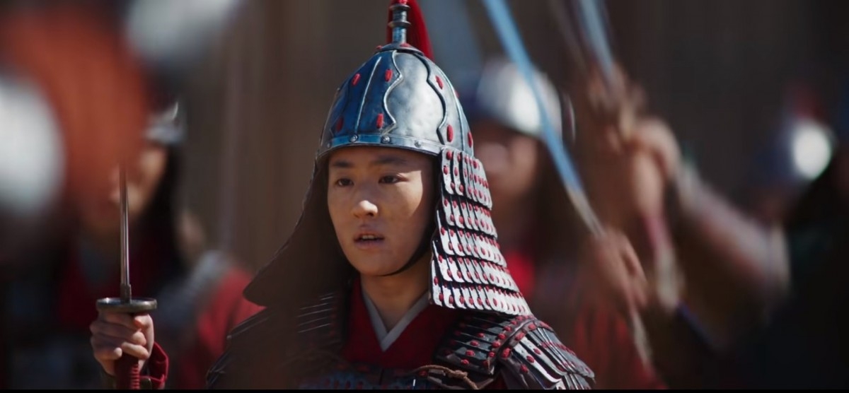 花木蘭劉亦菲比起當年飾演「小龍女」時期相比,早就退去了當年清秀脫俗的感覺