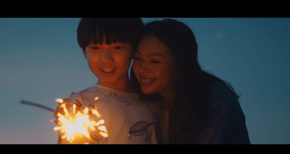 Birdy與童星樂樂於 MV 的母子演出感動粉絲