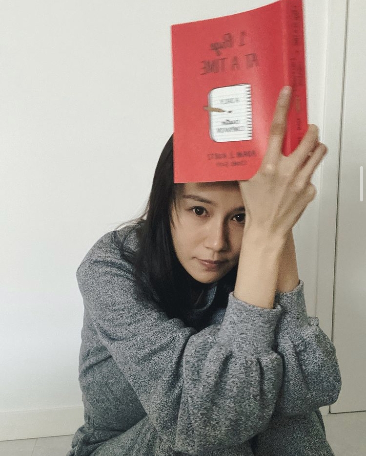 黃翠如由百億千金變回平民,卻依然表現從容,更指金錢只係過眼雲煙~