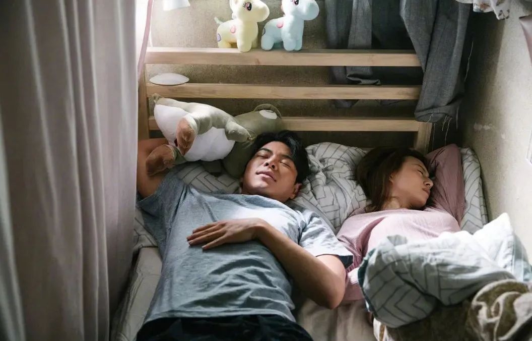 晚上只要睡着了,女友就會將風扇關掉