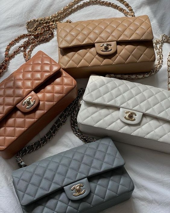 不過讓人意外的是,原來在精品界無論價錢、名聲也一直屹立不倒的 Chanel,在一眾名牌中僅排第 3 位,跟與 Dior、Bottega Veneta、Tomford 等齊名?