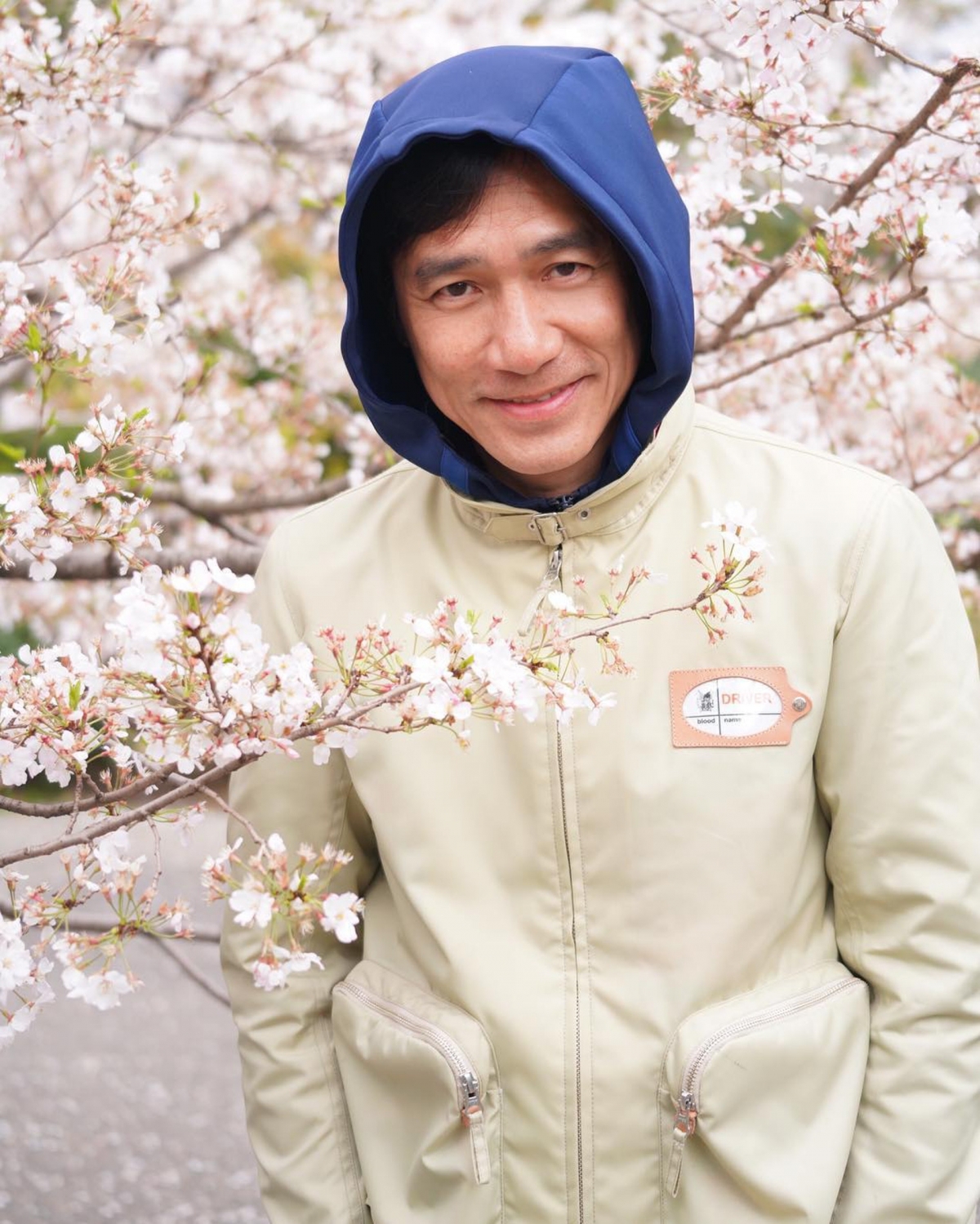 得到劉嘉玲的鼓勵及在旁説服,力勸梁朝偉先跟《尚氣》導演溝通了解一下角色!