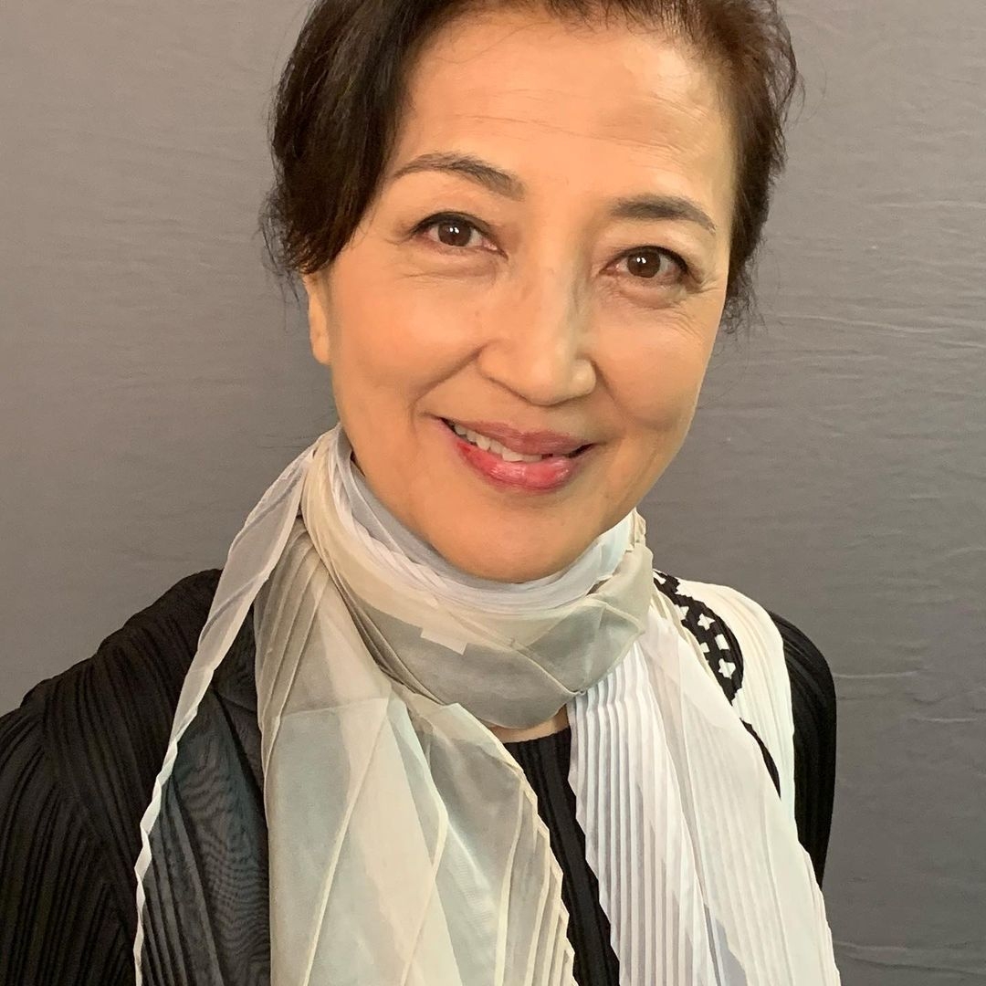 今年 73 歲的 Helen 姐不但是人生贏家,而她的家庭成員身分亦不簡單!