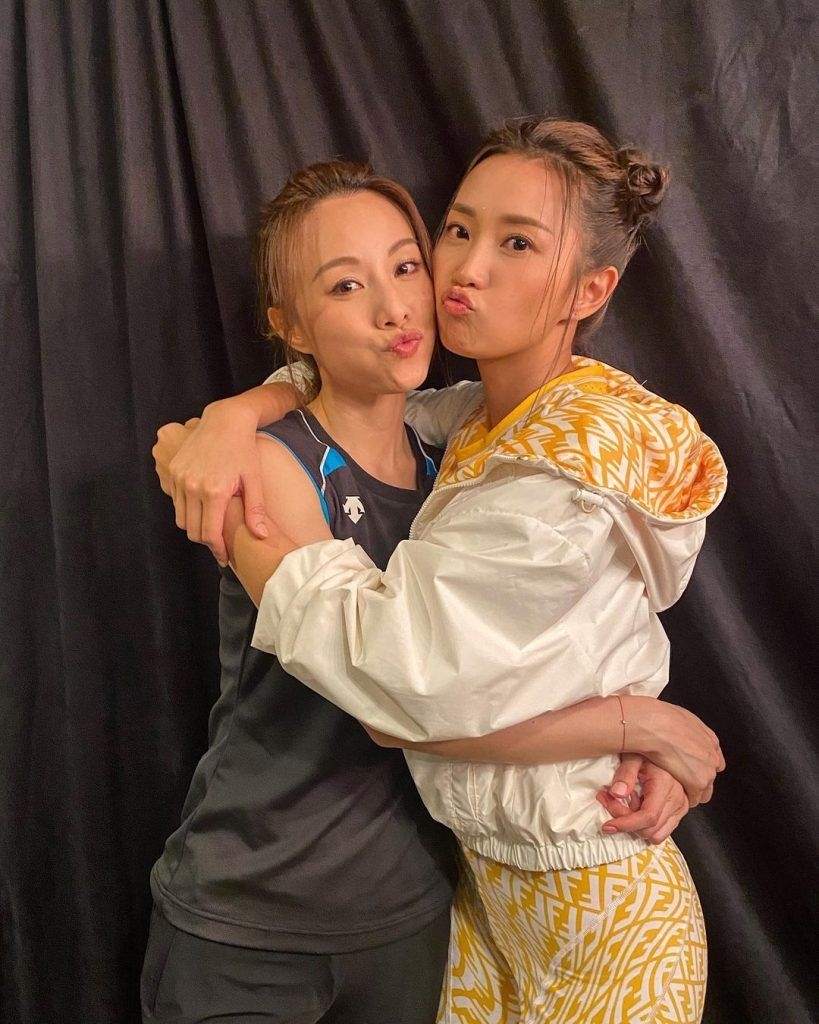 ViuTV就準備了強勢綜藝節目《力圖打排球》應戰！節目中Stephy（鄧麗欣）帶領MIRROR成員和顧定軒組成的「力圖」隊