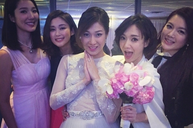 由鍾嘉欣、李亞男、岑麗香、王君馨和苟芸慧組成的「處女黨 (Amazing Esthers)」