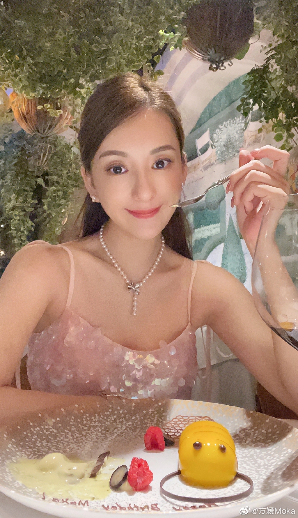 方媛更語帶哽咽地說：「但後來把它刪掉了，就覺得還是交給時間吧」