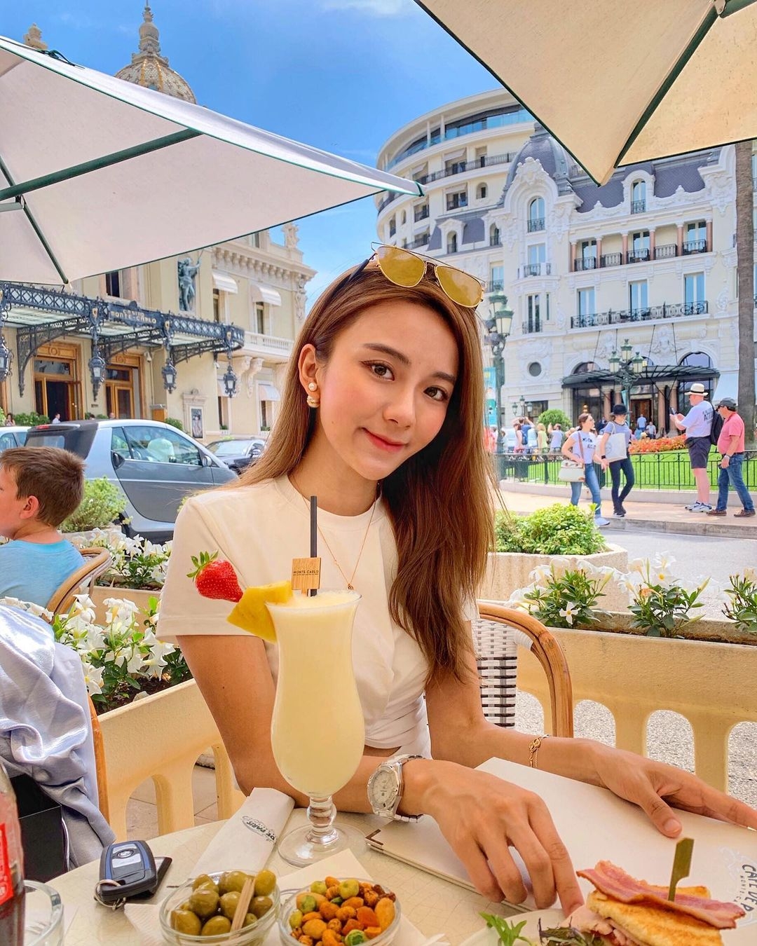 作為 KOL 的陳聖瑜 instagram 滿佈到處旅行遊歷、嘆世界的靚相,讓人羨慕不已!不過有不少網民就指出,陳聖瑜大學時期的容貌與現時出入甚大,質疑她曾經「後天加工」。
