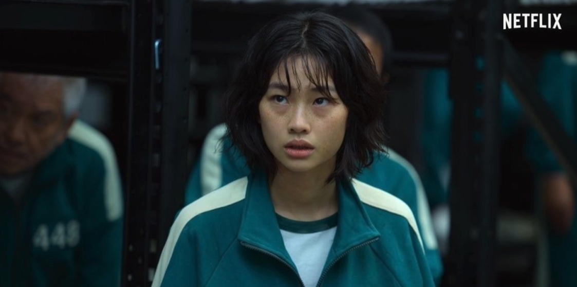 劇中不同角色如「脫北者」鄭浩妍、「臥底警察」魏河俊等演員人氣急升