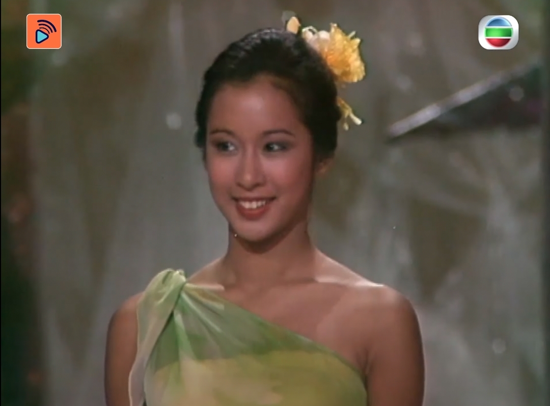 1958 年出生於緬甸的朱玲玲,9 歲便隨緬甸華僑父母到香港定居!