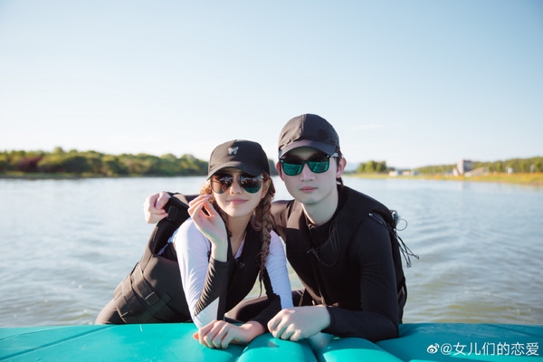 周揚青近日公開認愛新男友富二代羅昊,二人更在綜藝節目《女兒們的戀愛》中放閃~不過節目播出後就有不少傳聞指他們早已分手收場