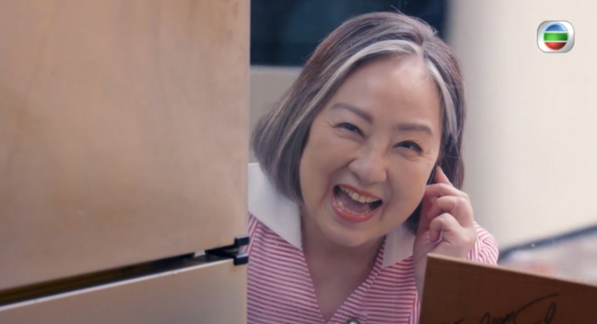 何女士憶述,當時職員用機器檢測她的頭髮表示她的髮質很適合做該療程,相信會有好的效果