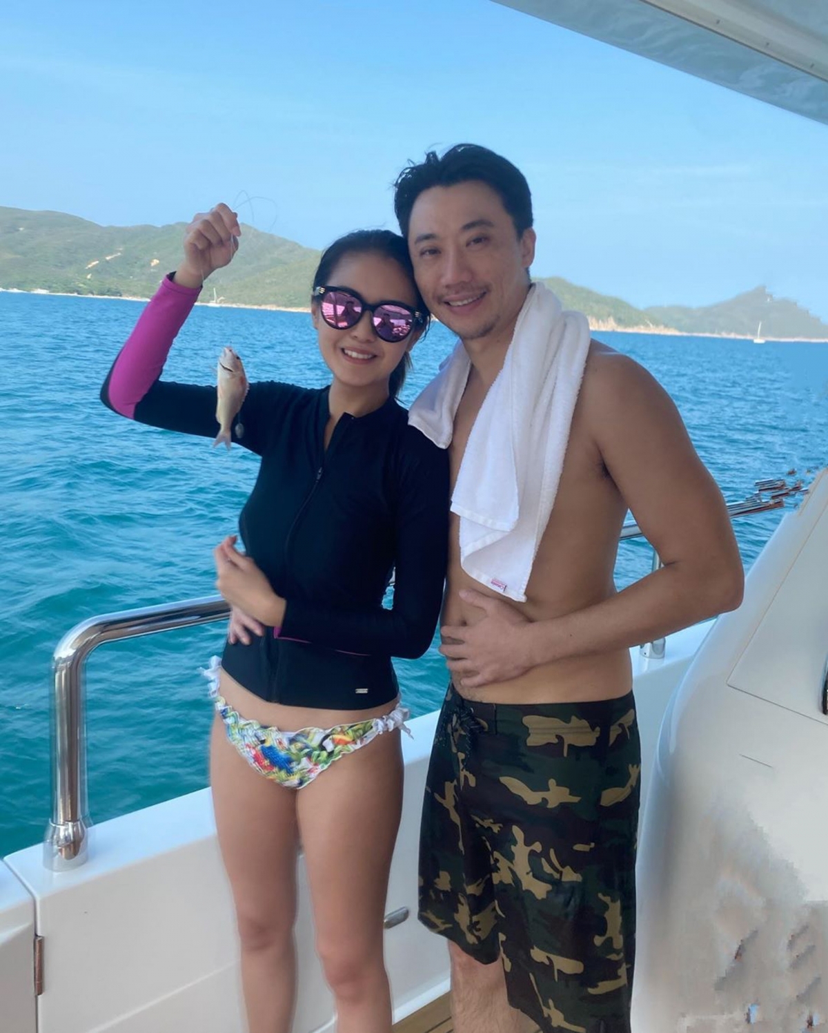 去年 Benny 與 Toby 的模特兒朋友蔡佩賢(Kitty)傳出緋聞,之後兩人更傳出反面之說;後來,Benny 又被傳與落選港姐陳潔玲撻著,情史多籮籮!