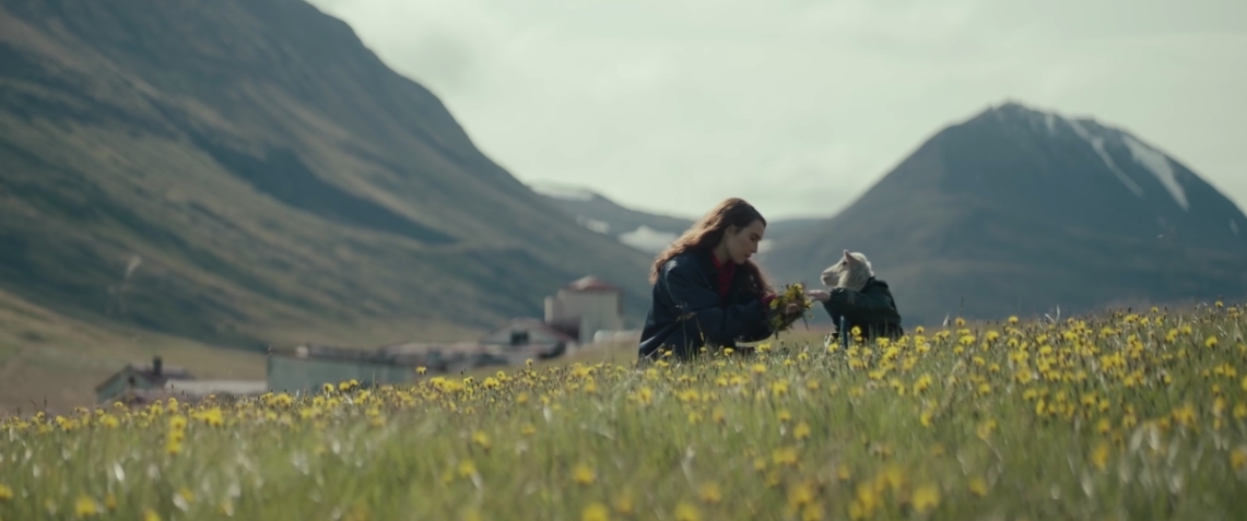 《羊懼》(Lamb)故事描述一對居住於冰島的牧羊人夫妻瑪莉亞和英格瓦,他們原來過著與世無爭的平凡生活,但某一天,他們的牧場卻迎來了一位神祕的「生物」,他們卻依然決定將牠撫養成人。