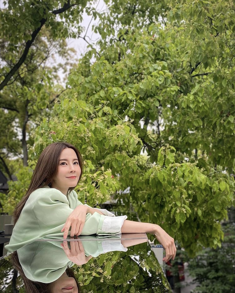 在娛樂圈要上位向來有不少「潛規則」,但Theresa捫心自問,入行以來始終無辦法接受