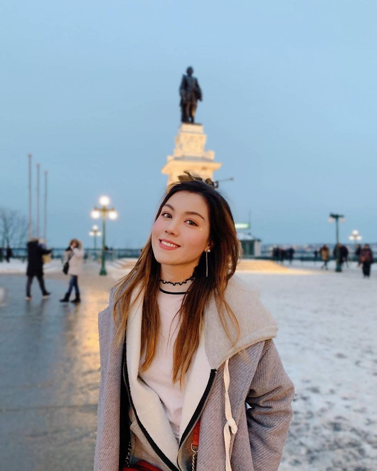 今屆的港姐冠軍宋宛穎同樣也是混血兒，因宋宛穎爸爸係葡萄牙加亞洲國家