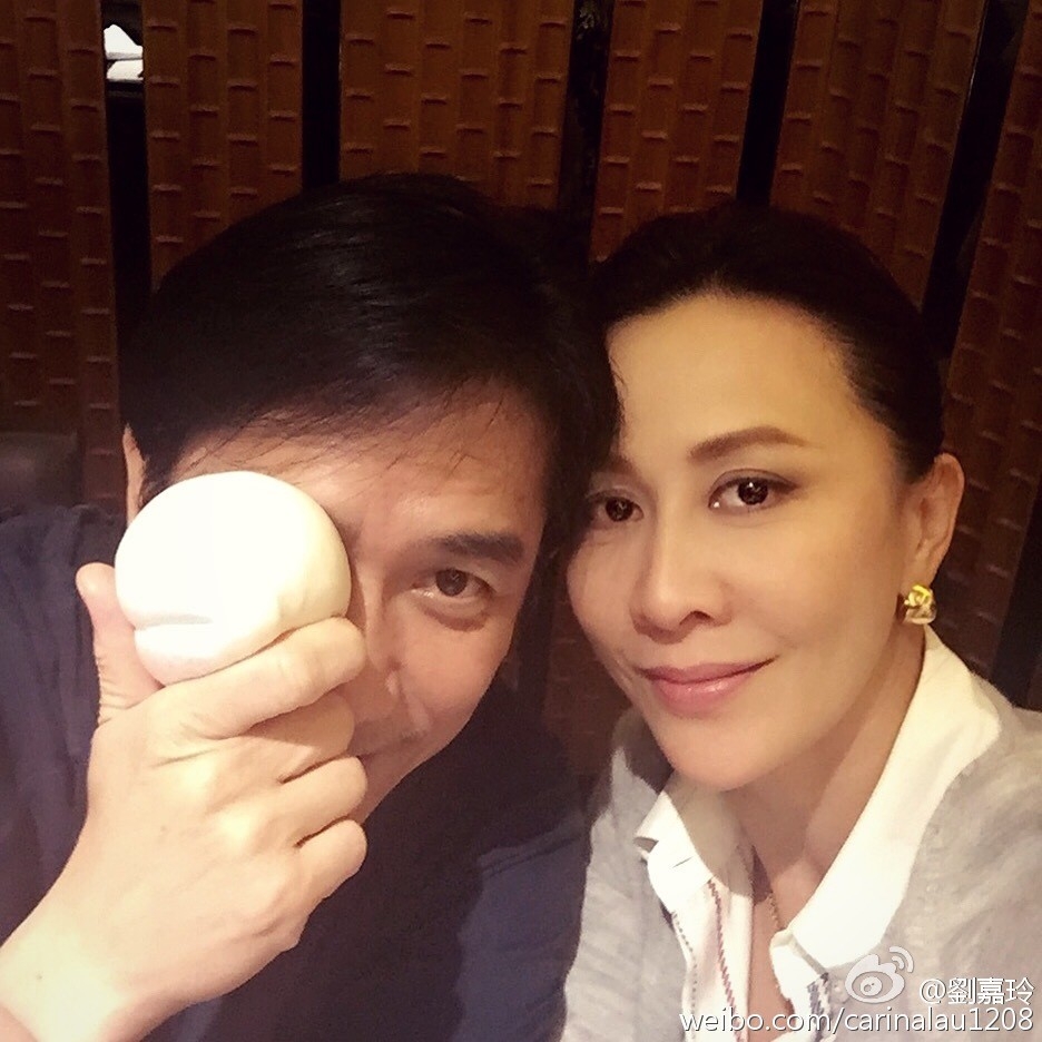 外界亦一直盛傳白龍王拒見劉嘉玲的原因,是因為白龍王當時已經感受到劉嘉玲身上有股沒法改變的倔強、偏執氣場,