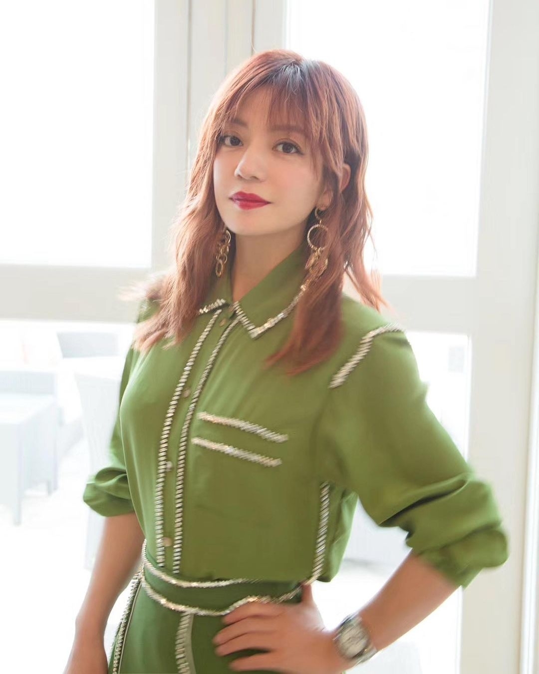 近期有傳遭內地封殺，行蹤成疑的趙薇亦以13.99億人民幣（約16.86億港元）排名第7！