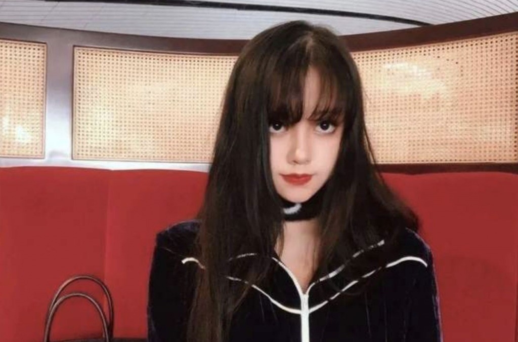 內地一名中央美術學院女大生鄒雅琦以「假扮名媛」為題交畢業作品