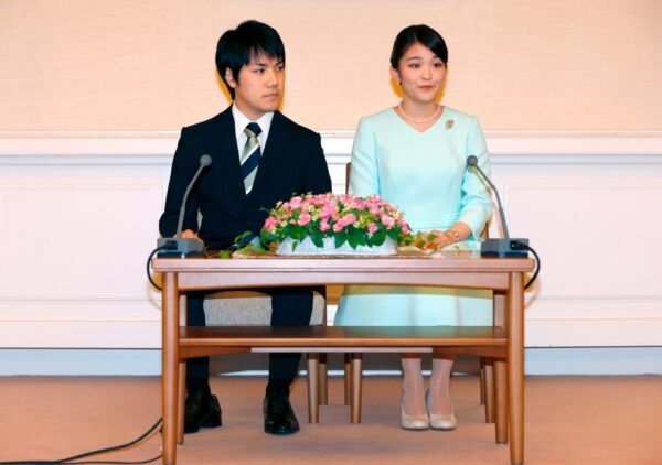 日本皇室真子公主在 2017 年 9 月首次與未婚夫小室圭舉行發布會,向大家宣布已準備訂婚及結婚