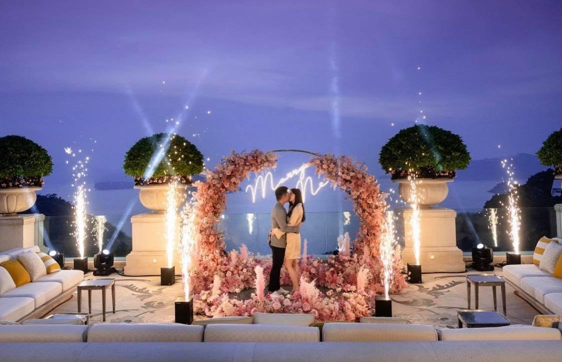 郭浩泉在市值約10億的香島道獨立屋向江鈺琪求婚