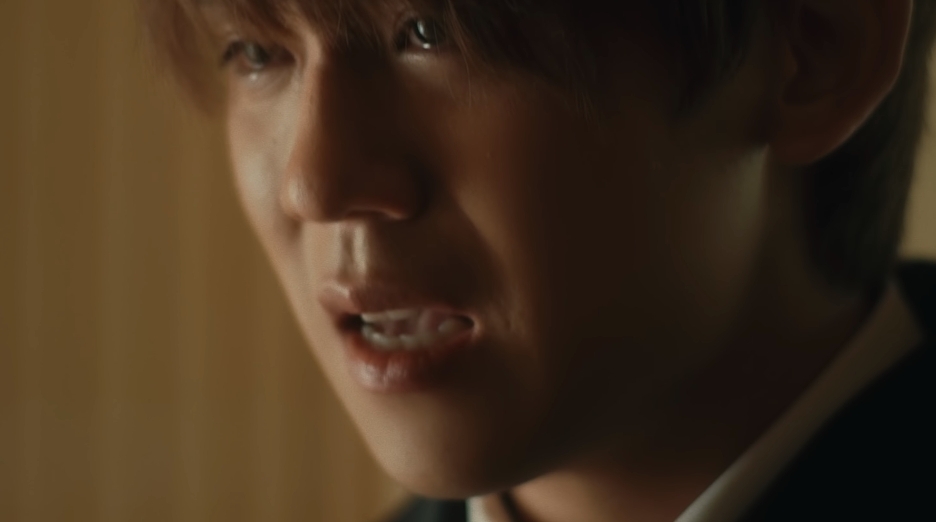 早前姜濤更親眼目睹親如家人的摯友中峰猝逝,對他打擊甚大; 當時甚至更有不少網民質疑,他為逝去摯友推出的歌曲《Dear My Friend,》是在消費好友。