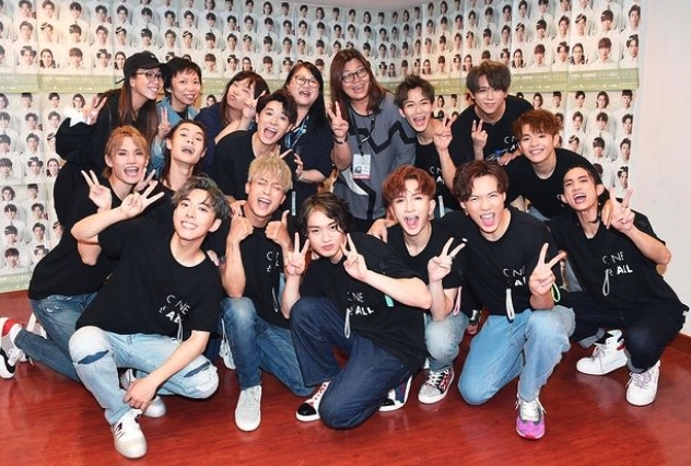 「名校家長」公開斥責 MIRROR 十分無理,認為炒賣貴飛的元凶為炒賣門票的黃牛黨