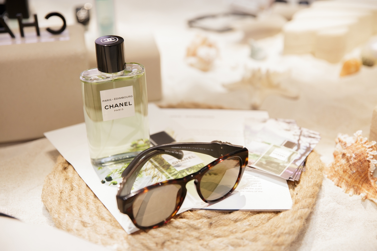 LES EAUX DE CHANEL 香水系列是以 CHANEL 女士最愛前往度假的地方作為靈感