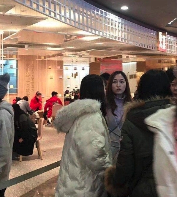 不過最近就有網民上載大胃王美女吃不飽的晴子啊的素人真樣照片