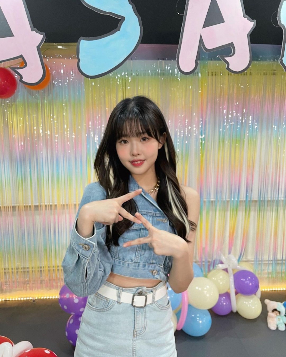 潘穎芝肉肉的臉龐,綁上孖辮就是一位青春無限的活力少女,不少韓國網民都大讚她可愛