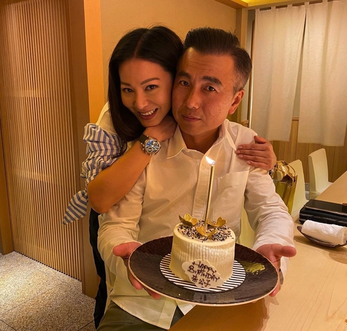 他表示當年決定離開香港北上發展,有30%都是為了滕麗名,坦言知道自己令對方受傷害